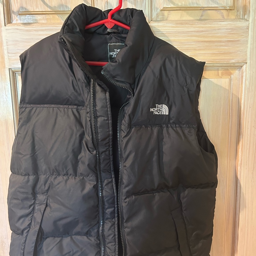 The North Face Boy’s Large Black Puffer Vest